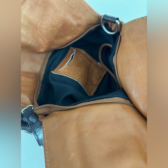 Handbag Genuine Leather Made in Italy 24” length Extra Straps - Picture 8 of 8